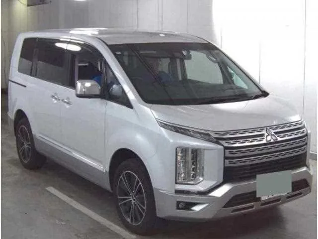 Mitsubishi Delica D:5 2022 — фото 1, купить с доставкой в Москву