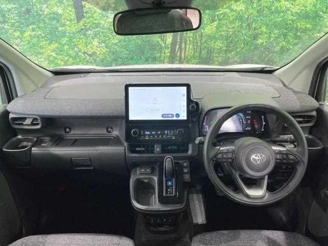 Toyota Sienta 2023 — миниатюра 2