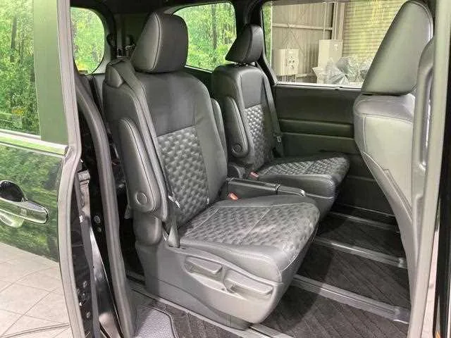 Toyota Voxy 2023 — миниатюра 4