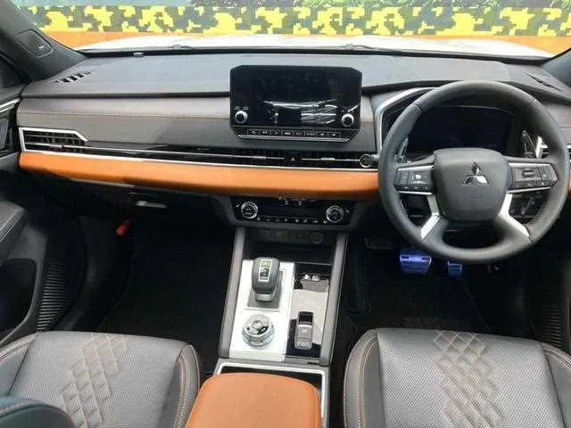 Mitsubishi Outlander 2022 — миниатюра 2