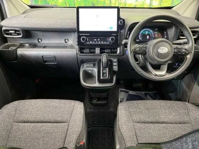 Toyota Sienta 2023 — миниатюра 2