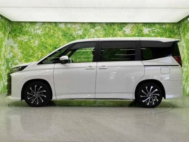 Toyota Noah 2024 — миниатюра 2