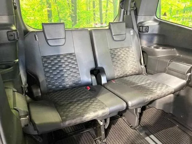 Toyota Voxy 2024 — миниатюра 4