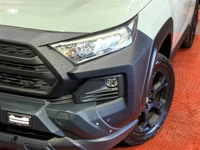 Toyota RAV4 2023 — миниатюра 3