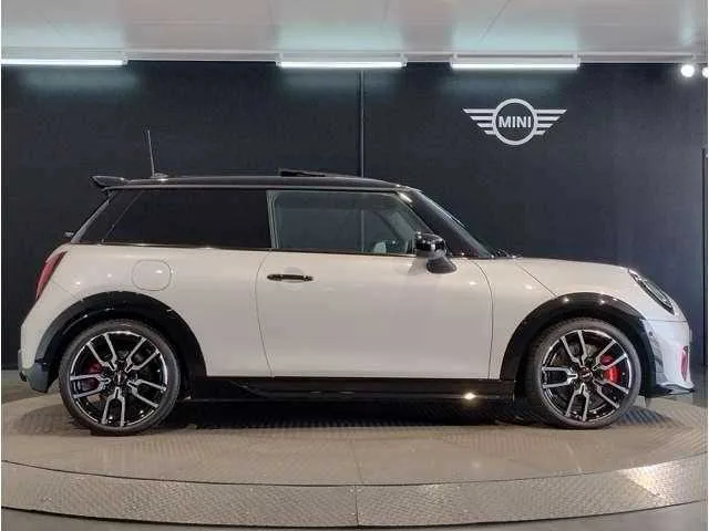 BMW MINI 2025 — миниатюра 4
