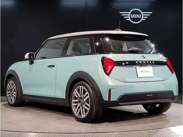 BMW MINI 2025 — миниатюра 2