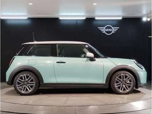 BMW MINI 2025 — миниатюра 4