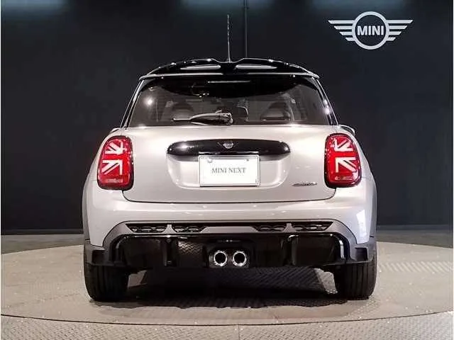 BMW MINI 2023 — миниатюра 5