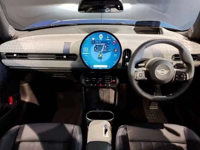 BMW MINI 2025 — миниатюра 3