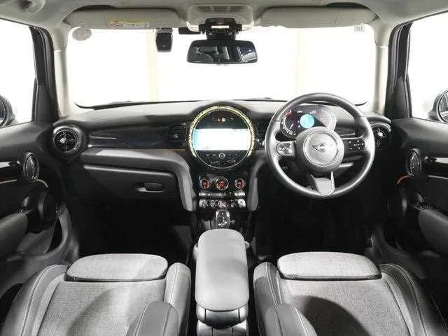 BMW MINI 2023 — миниатюра 4