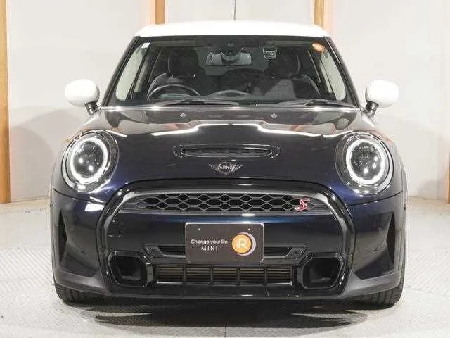 BMW MINI 2023 — миниатюра 5