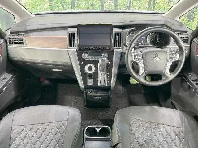Mitsubishi Delica D:5 2024 — миниатюра 2