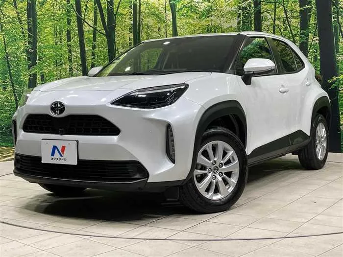 Toyota Yaris Cross 2023 — фото 1, купить с доставкой в Москву