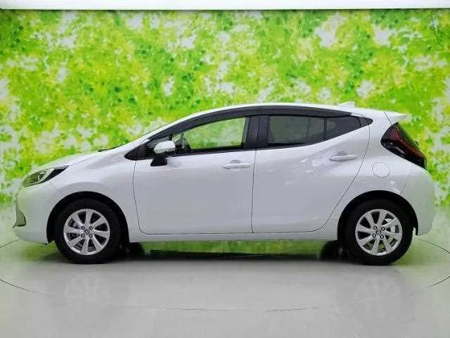 Toyota AQUA Z 2022 — миниатюра 2