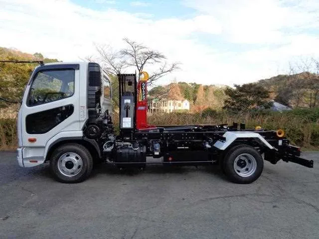 Mitsubishi Fuso Fighter 2025 — миниатюра 5