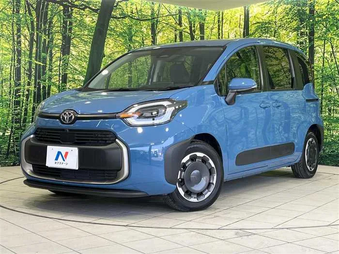Toyota Sienta 2024 — фото 1, купить с доставкой в Москву