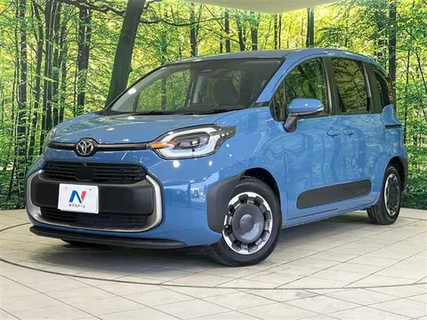 Toyota Sienta 2024 buy in Moscow