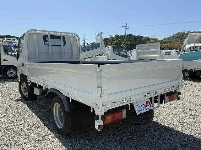 Toyota Dyna Truck 2022 — миниатюра 3