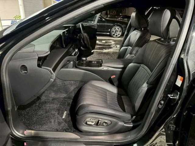 Lexus LS 2023 — миниатюра 3