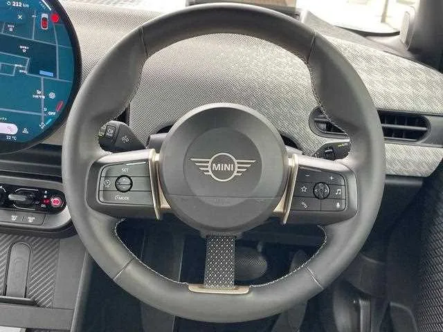 BMW MINI 2024 — миниатюра 4