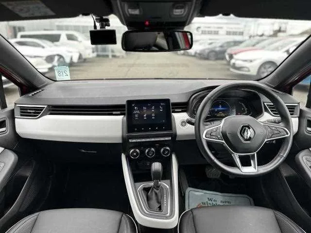 Renault Lutecia 2024 — миниатюра 2