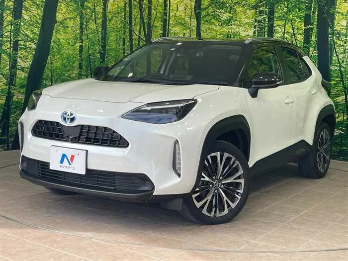 Toyota Yaris Cross 2023 — фото 1, купить с доставкой в Москву