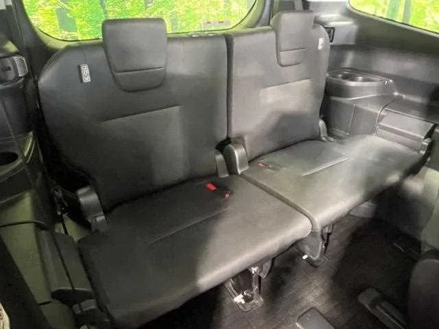 Toyota Noah 2022 — миниатюра 4
