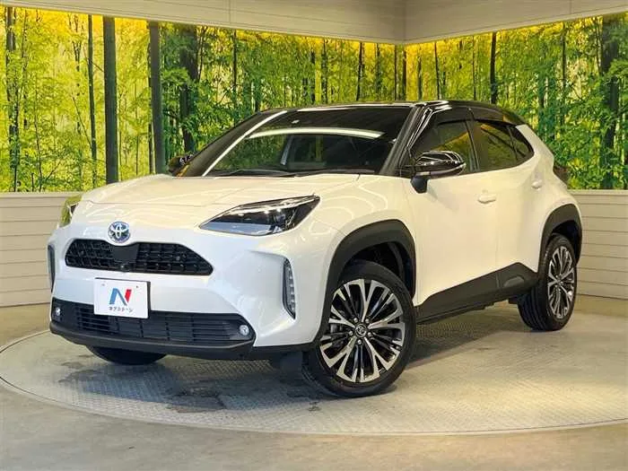 Toyota Yaris Cross 2023 — фото 1, купить с доставкой в Москву
