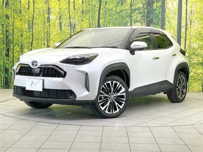 Toyota Yaris Cross 2023 — фото 1, купить с доставкой в Москву