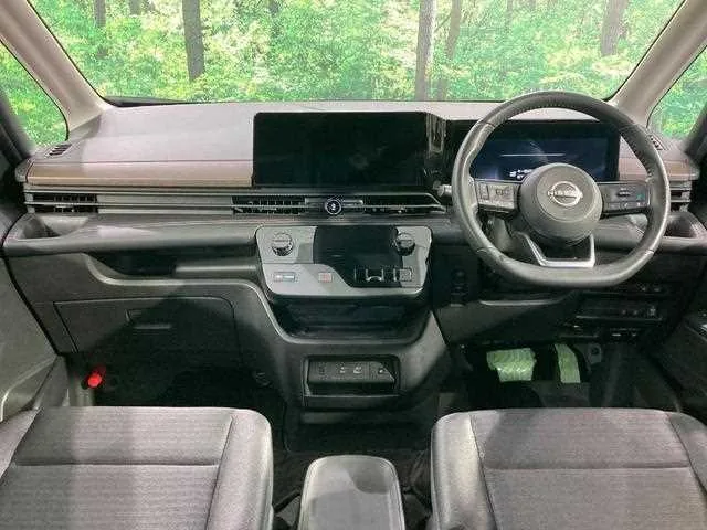 Nissan Serena 2023 — миниатюра 2