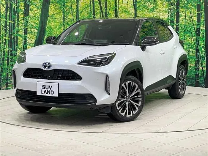 Toyota Yaris Cross 2023 — фото 1, купить с доставкой в Москву