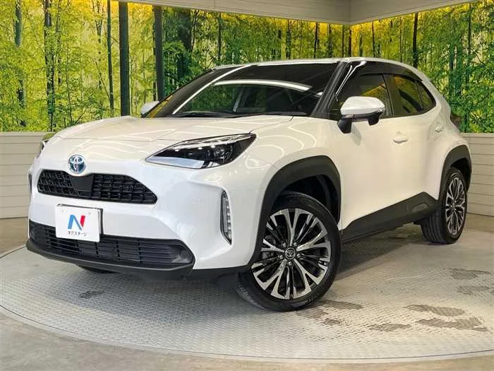 Toyota Yaris Cross 2023 — фото 1, купить с доставкой в Москву