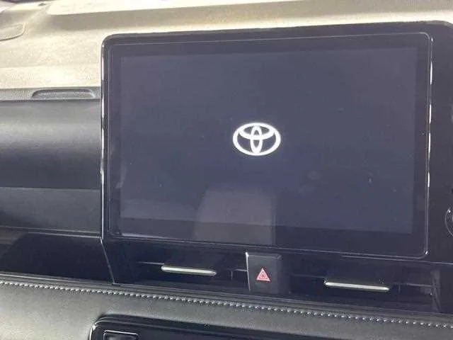 Toyota Voxy 2023 — миниатюра 3