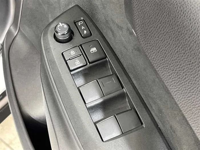 Toyota Yaris Cross 2023 — миниатюра 3