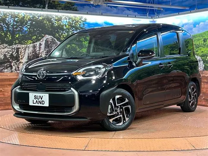 Toyota Sienta 2022 — фото 1, купить с доставкой в Москву