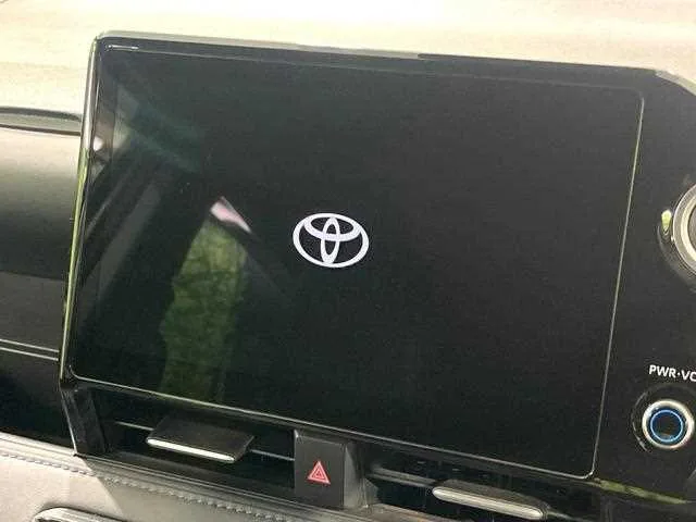 Toyota Voxy 2023 — миниатюра 3