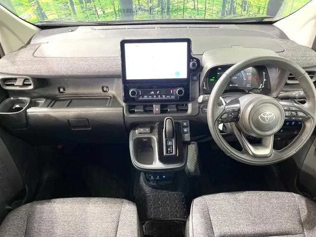 Toyota Sienta 2024 — миниатюра 2