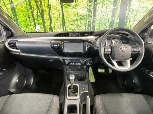 Toyota Hilux 2023 — миниатюра 2