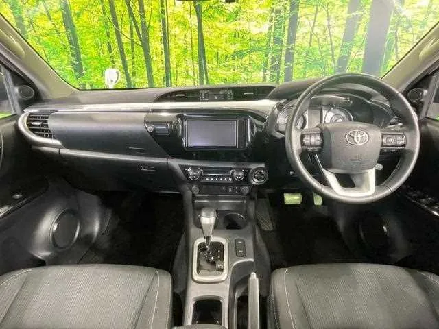 Toyota Hilux 2023 — миниатюра 2