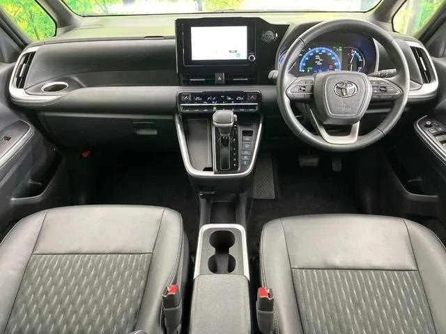 Toyota Noah 2024 — миниатюра 2