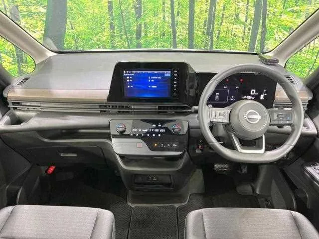 Nissan Serena 2025 — миниатюра 2
