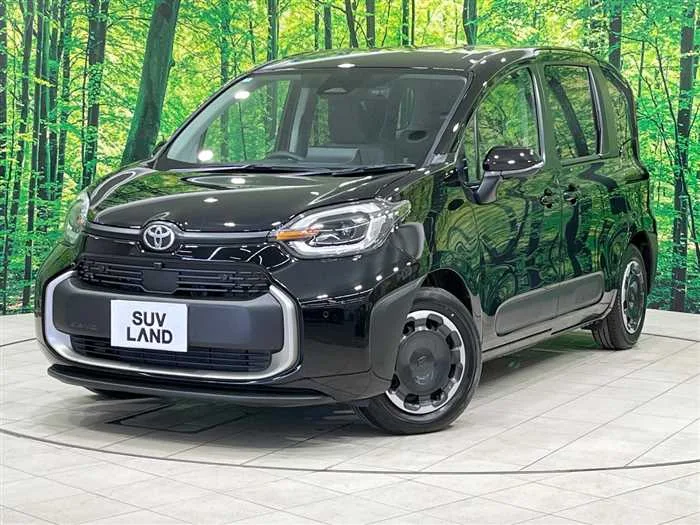 Toyota Sienta 2025 — фото 1, купить с доставкой в Москву
