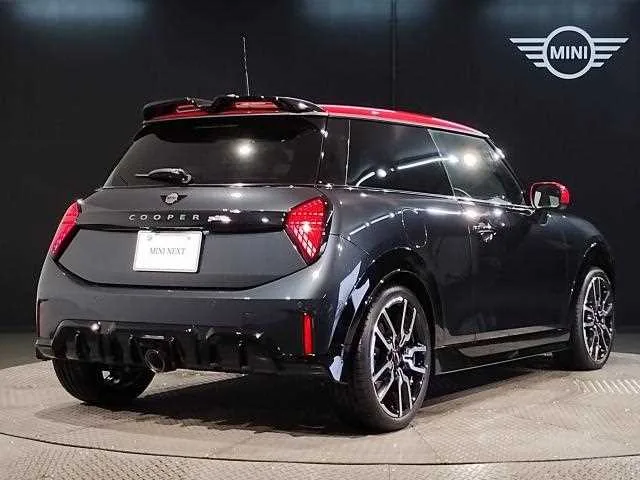 BMW MINI 2025 — миниатюра 3