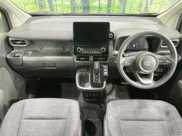 Toyota Sienta 2022 — миниатюра 2