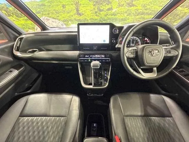 Toyota Noah 2023 — миниатюра 2