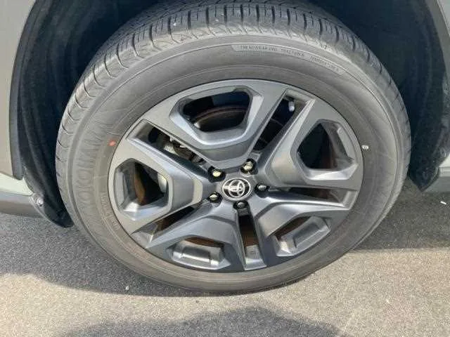 Toyota RAV4 2023 — миниатюра 4
