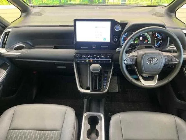Toyota Noah 2023 — миниатюра 2