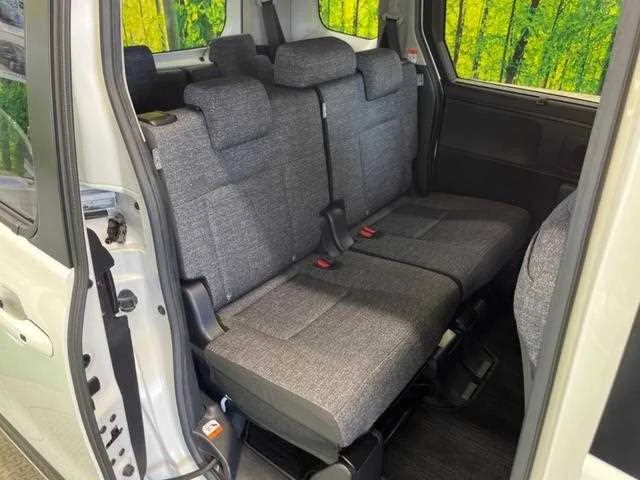 Toyota Sienta 2022 — миниатюра 4