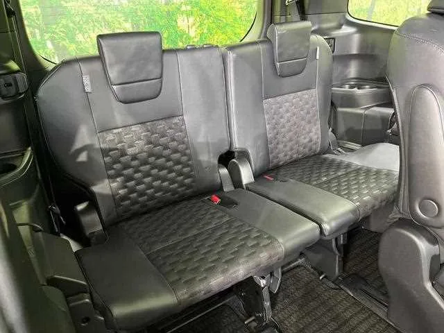 Toyota Voxy 2023 — миниатюра 4
