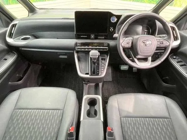 Toyota Noah 2023 — миниатюра 2
